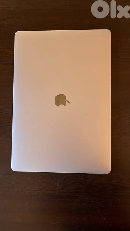 MacBook pro 2019 used like new 2