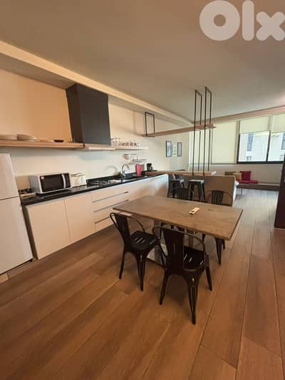 Apartment For Sale in Achrafieh / شقة للبيع بمواصفات جيدة  في الاشرفيه