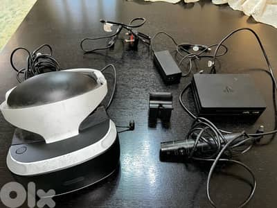 ps4 slim used / 4 controllers/ 7 games/ VR