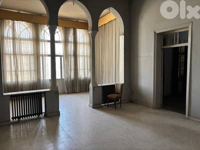 GMB125MH - Old House For Sale In  Haret Sakher منزل قديم للبيع في حارة