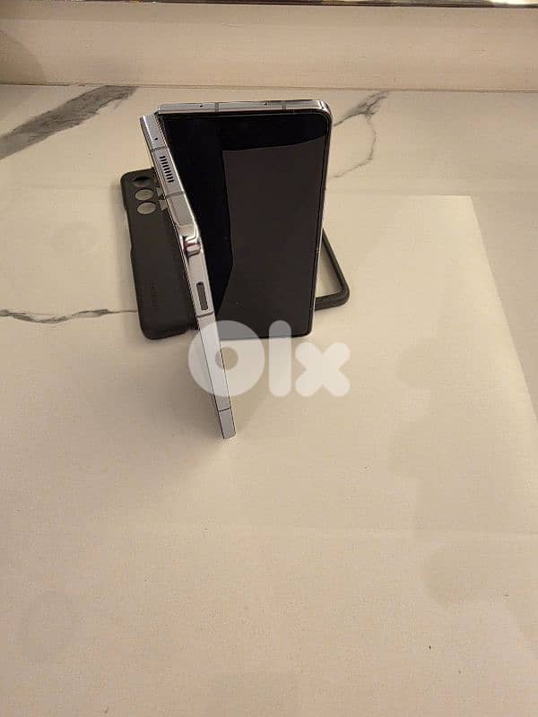 zfold 5  1 TB like new 2