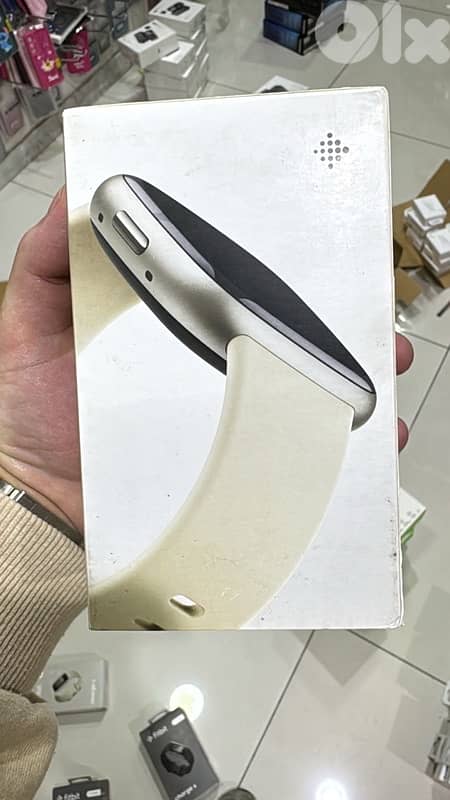 Fitbit sense 2 Platinum Aluminum case & lunar white band 1