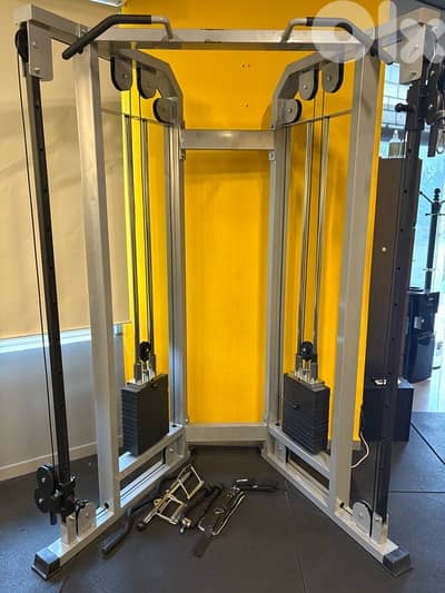 Dual V cable and squat rack