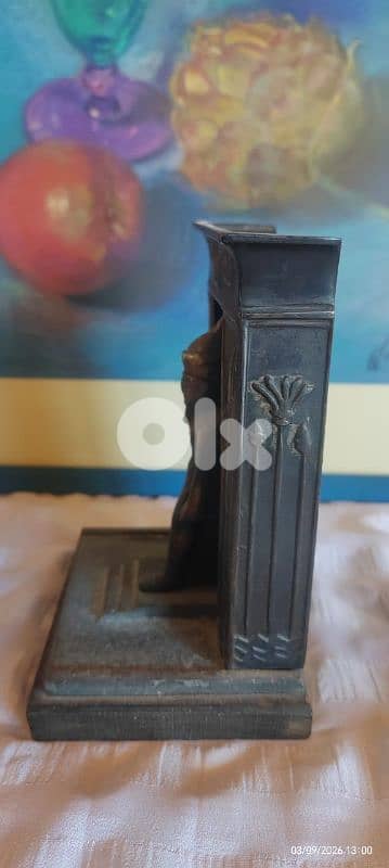 antique PharaohThutmose III exitin Temple / 2