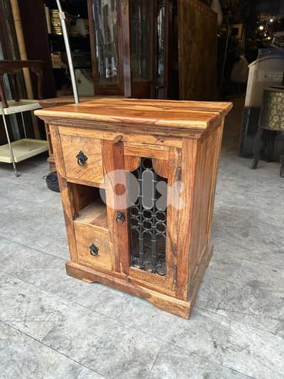 antique cabinet 60cmx80cm طاولة خشب مسيف قراني بتصميم رائع