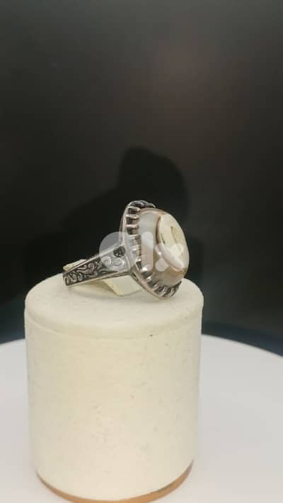 خاتم عقيق عين الهر