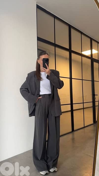 new pant premium in tag available in beige and brown