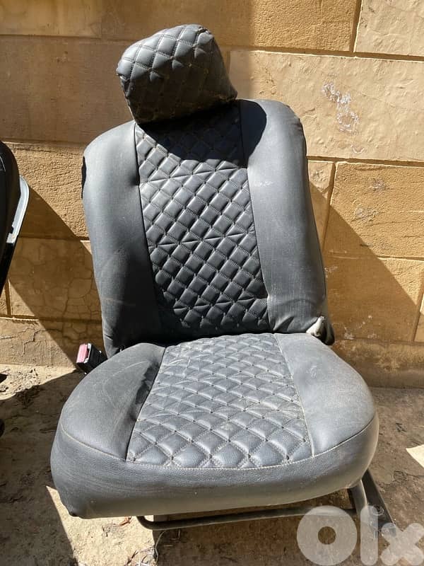 Rapid Renault 2000 Car Seats 1