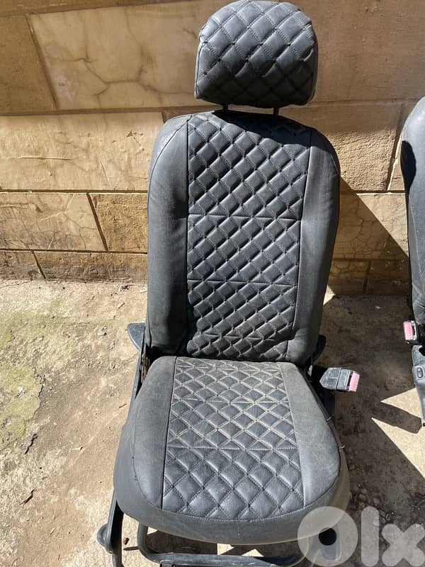 Rapid Renault 2000 Car Seats 10