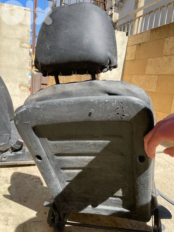 Rapid Renault 2000 Car Seats 19