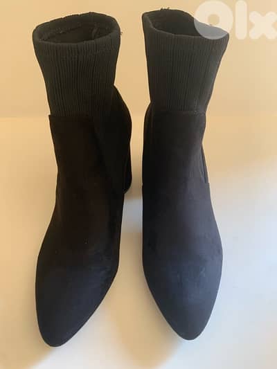 Stradivarius suede boots