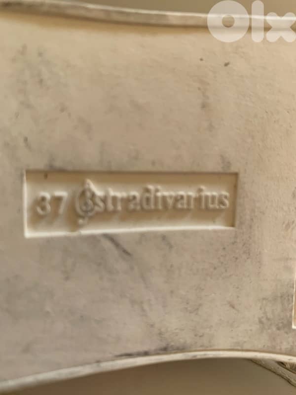 Stradivarius white boots 7
