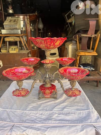 Antique frensh limoge porcelaine with bronze centrepiece 350$