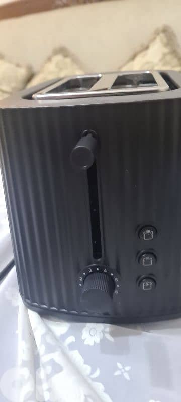 TOASTER & CAKE MAKER