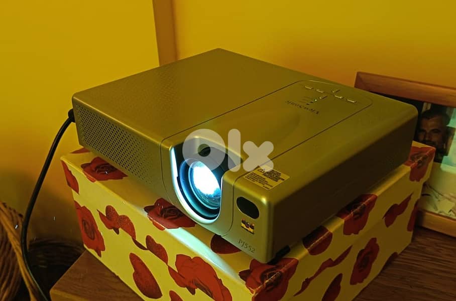 ViewSonic PJ552 Projector Bundle – ONLY 74 Lamp Hours – Like New! 4