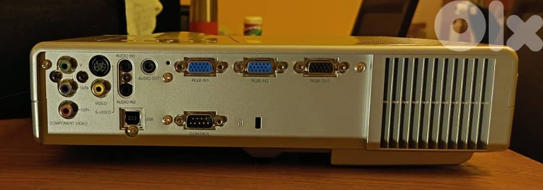 ViewSonic PJ552 Projector Bundle – ONLY 74 Lamp Hours – Like New! 6