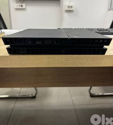 Playstation 4 used in a very good condtion.