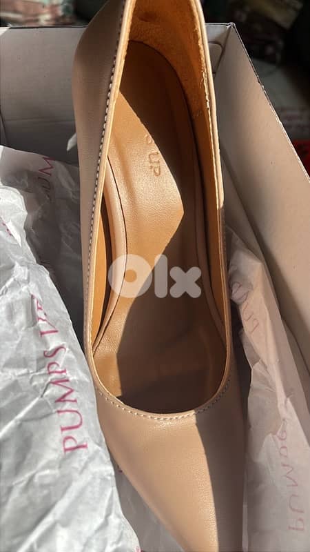 nude color pump heal in box 1