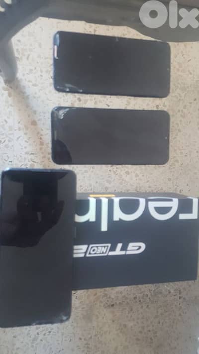 3 هواتف للبيع