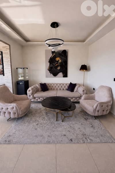 salon with 2 berger and 2 low tables