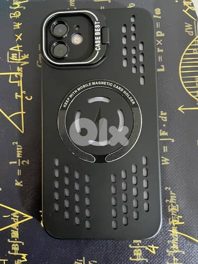 iphone 11 in a good condition with some mini scatches ok the body