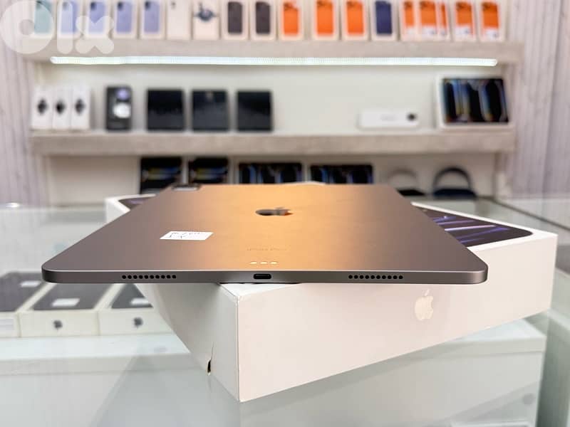 m2 Pro 1 TB 12.9-Inch excellent condition 3