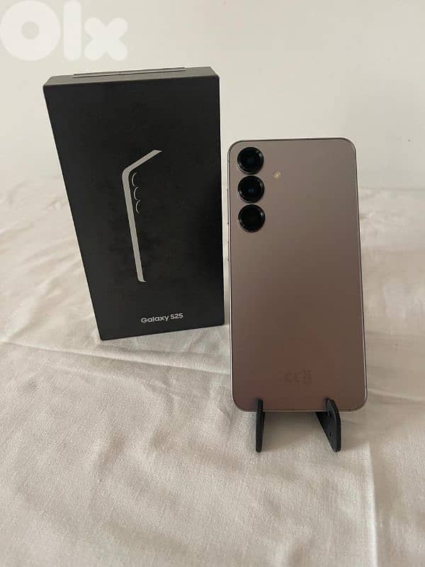 Samsung Galaxy S25 Package – Complete Set 10