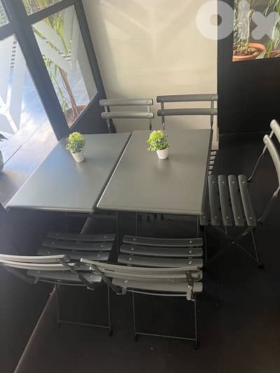 outdoor steel tables and chairs