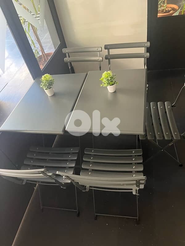 3xoutdoor steel tables and 7xchairs 2