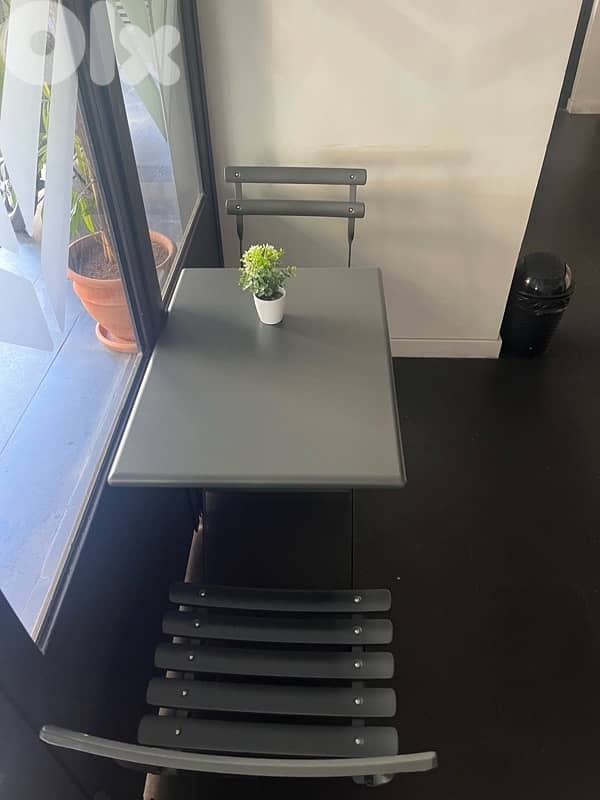 3xoutdoor steel tables and 7xchairs 4