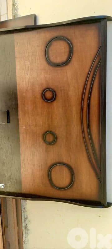 2 single beds and a dressing table 2