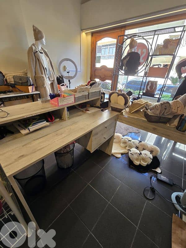 shop stands and racks 3