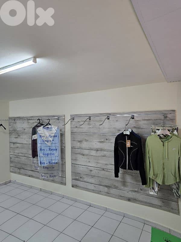 shop stands and racks 5