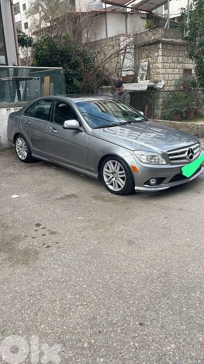 super clean Mercedes-Benz C-Class 2009