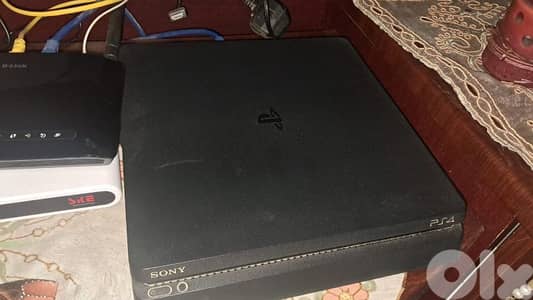 ps4 with 2 consoles original and 5 games