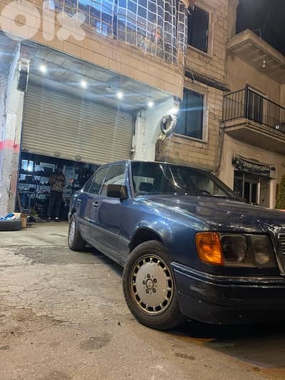 Mercedes-Benz E-Class 1989