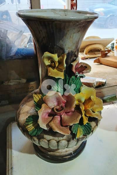 طقم بورسلان إيطالي "كابوديمونتي" أصلي – ورد يدوي مميز (مختوم)