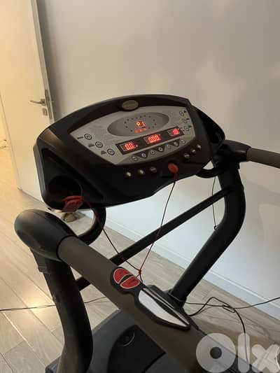 Top Ten Treadmill – Premium Brand with New LVG TV 1500 VA Power System