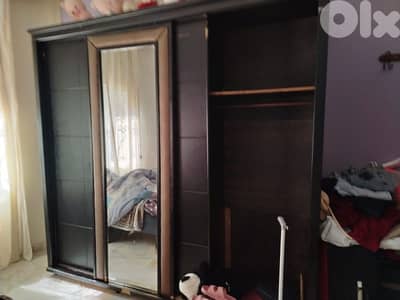 غرفه نوم تختين بلا فرش خزانه شوفنيرا