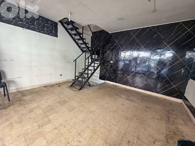 Good location shop in Zalka, Maten.