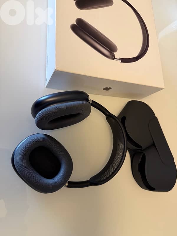 AirPods MAX 4