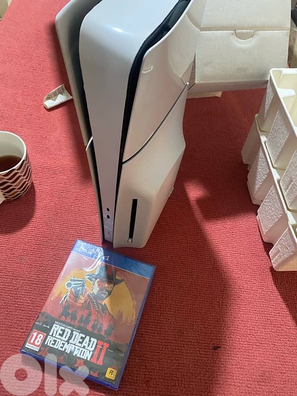 ps5 slim+2cds 1