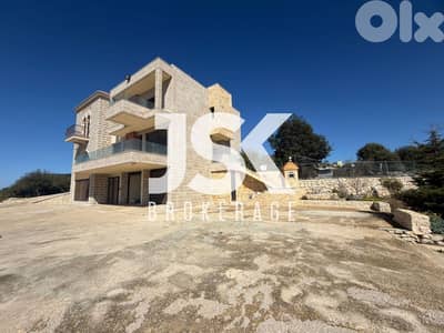 L20648 - Exclusive! An Individual Villa For Sale in Ebrin, Batroun
