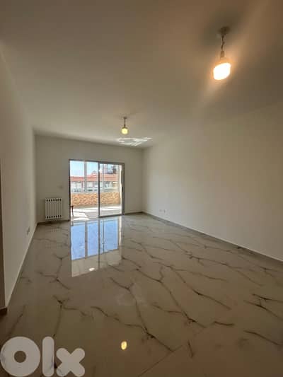 Apartment for sale in Ballounehشقة للبيع في بلونة