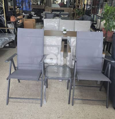 كرستين متحركين ستيل مع طاولة. Mecanic chairs with table