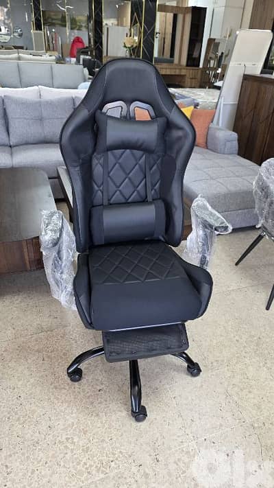 كرسي للألعاب مع سنده للارجل Gaming chair