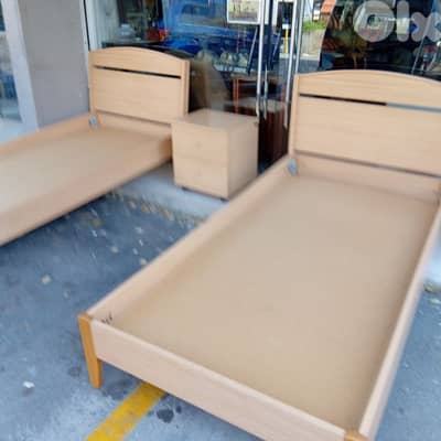 تختين كمبوند   شبه جديد شغل كاليري،متى