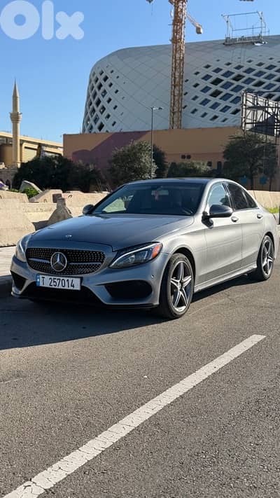 Mercedes-Benz C300 4 matic 2015 super clean