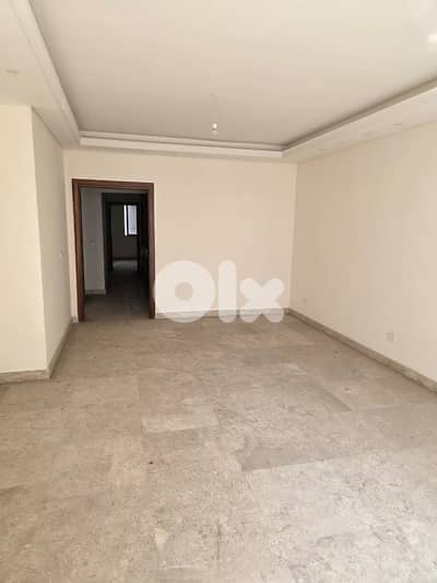 شقة ١٣٠م للبيع في برج ابي حيدر