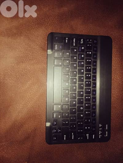 Bluetooth Keyboard + Mouse Set – Excellent Condition